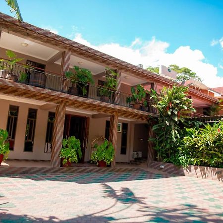 Lush Garden Business Hotel Arusha Bagian luar foto