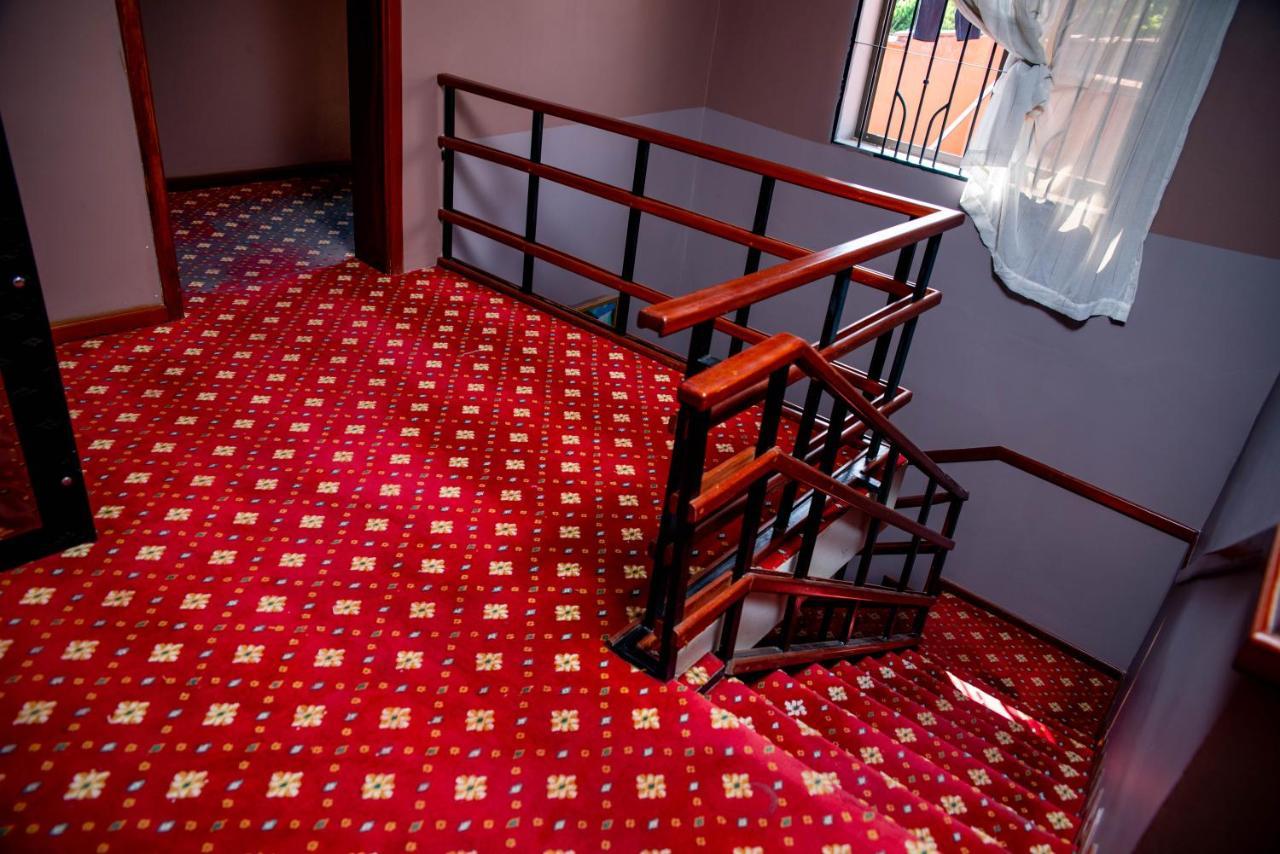 Lush Garden Business Hotel Arusha Bagian luar foto