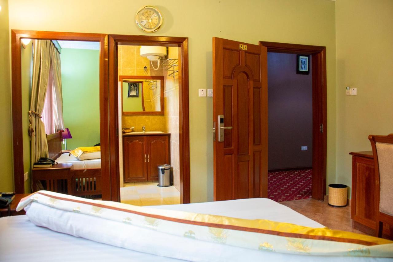Lush Garden Business Hotel Arusha Bagian luar foto