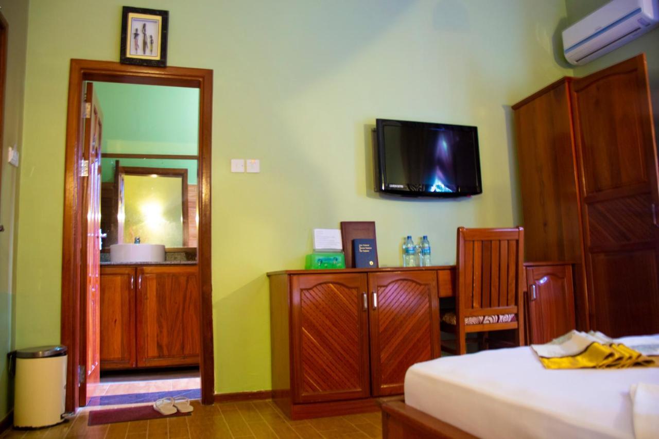 Lush Garden Business Hotel Arusha Bagian luar foto