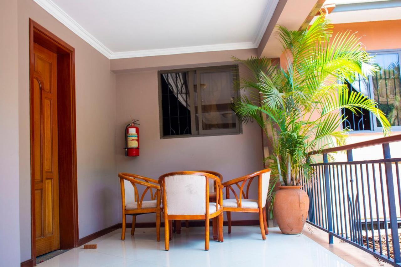 Lush Garden Business Hotel Arusha Bagian luar foto