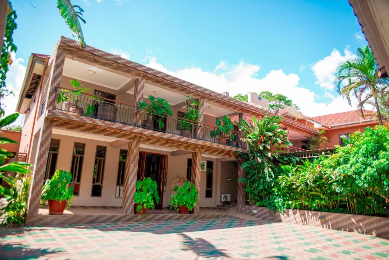 Lush Garden Business Hotel Arusha Bagian luar foto