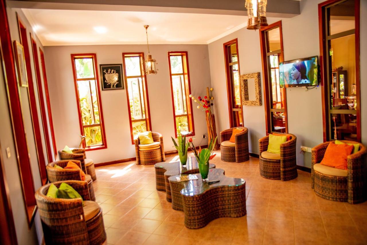 Lush Garden Business Hotel Arusha Bagian luar foto