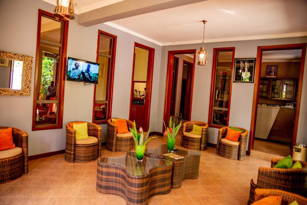 Lush Garden Business Hotel Arusha Bagian luar foto